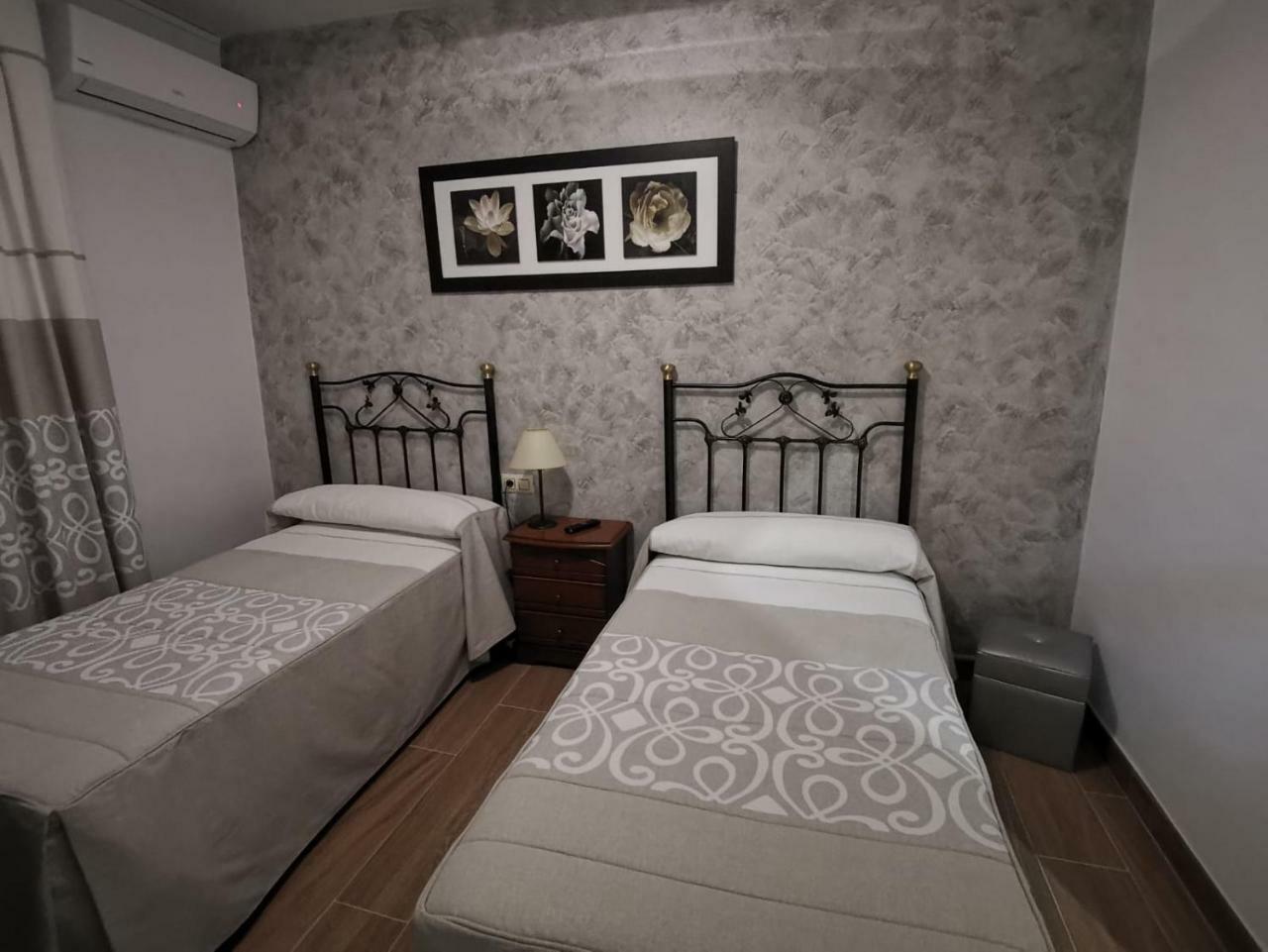 Hostal El Sevillano Rus Exterior photo